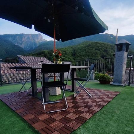 Casa Vacanze Al Colletto - Con Terrazza Panoramica In Centro Storico Vagli di Sotto Экстерьер фото